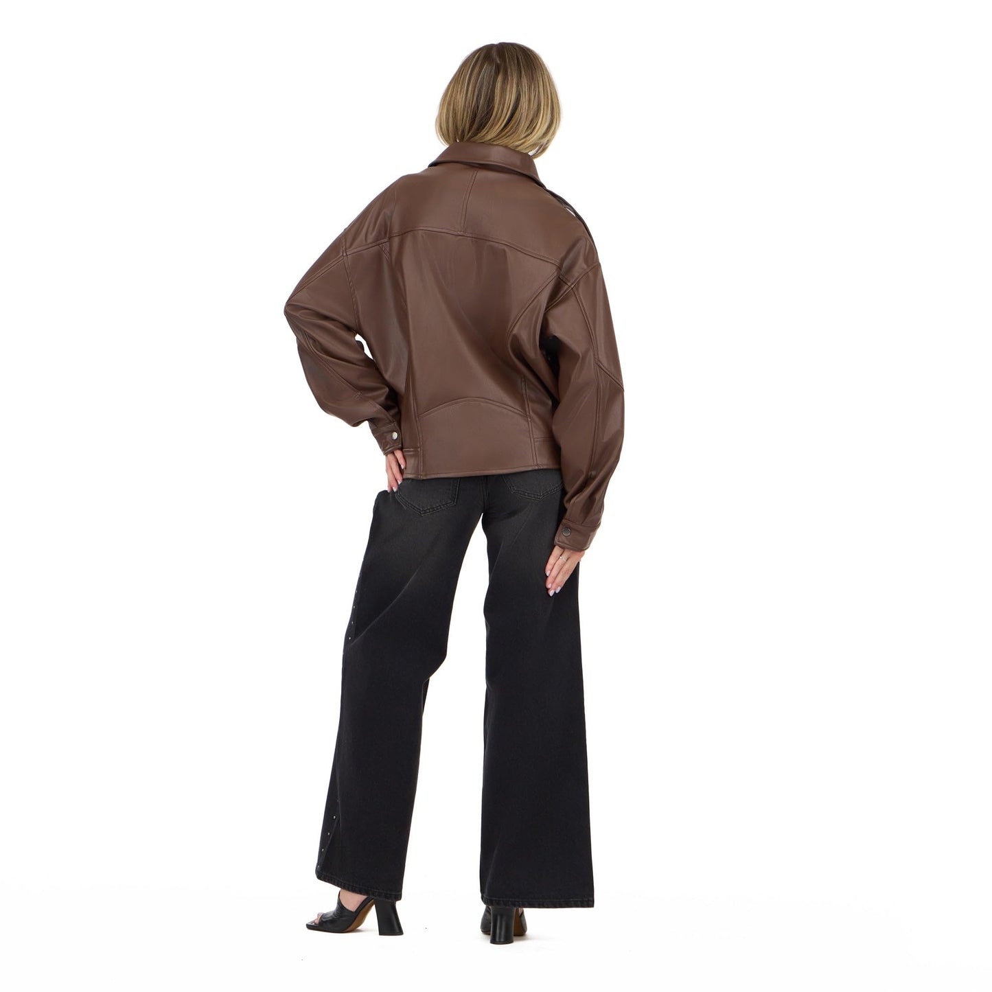 Forever 21 Women’s Oversized PU Jacket with Belted Waist, Faux Leather Outerwear, Relaxed Fit Coat for Casual Street Style and Everyday Wear, Brown, Medium