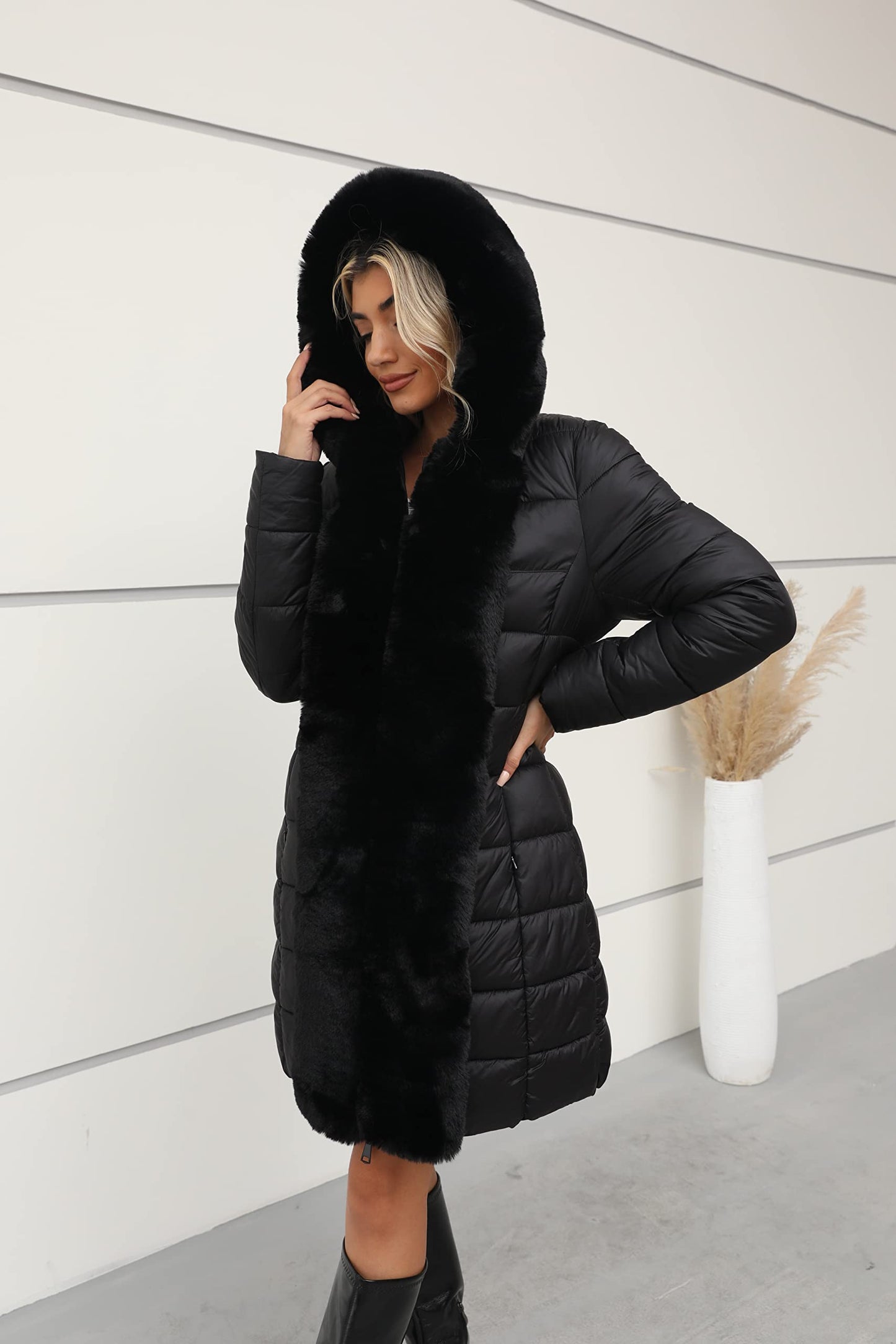 Bellivera Women Faux Leather Winter Trendy puffer jacket water-resistant Thicken Bubble Coat with Fur Hood and Belt 083 BLACK XL