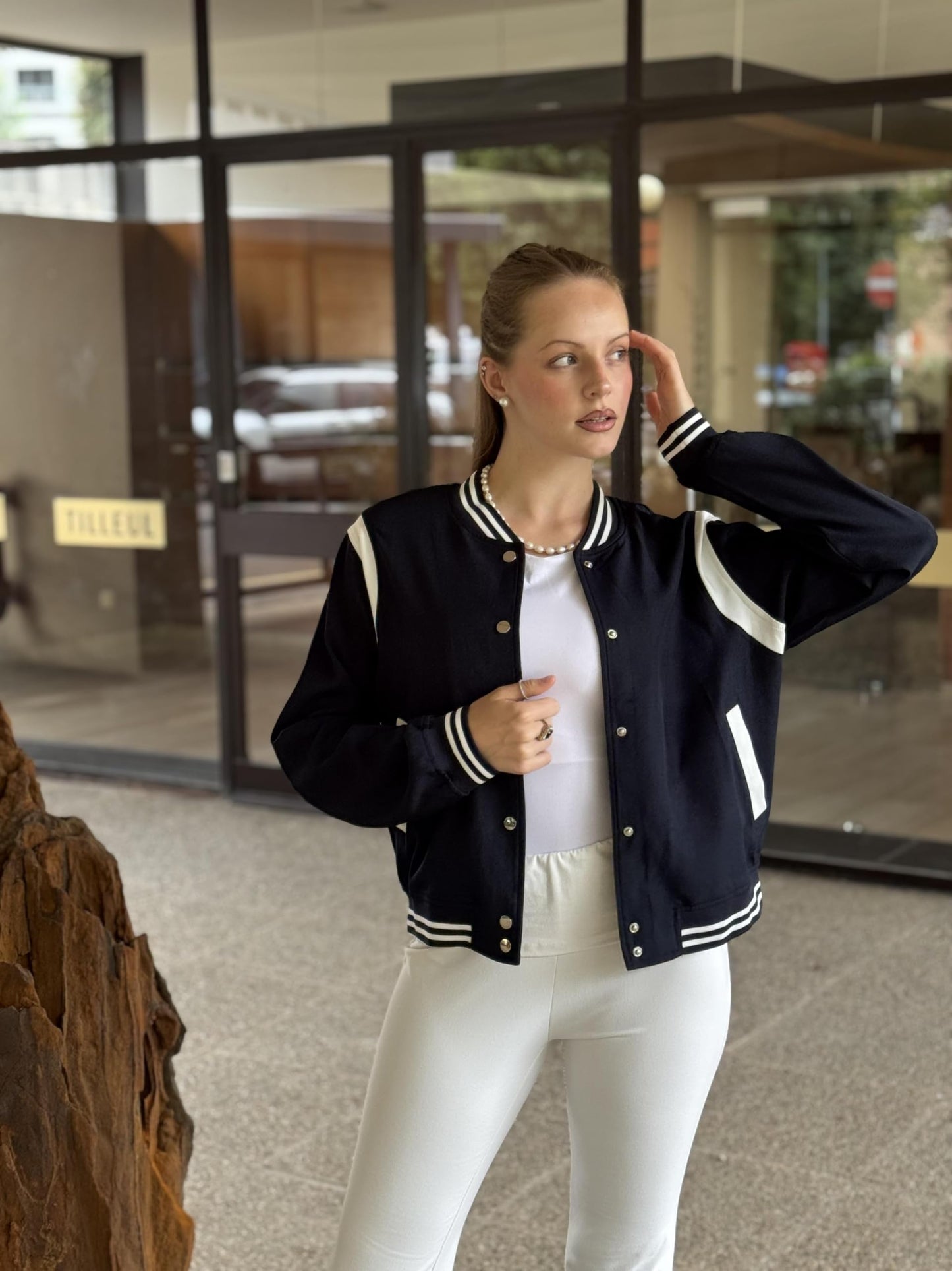Zeagoo Varsity Jackets Women's Fashion Fall Stripe Casual Work Office School Outfits Lightweight Pocketed Bomber Jacket
