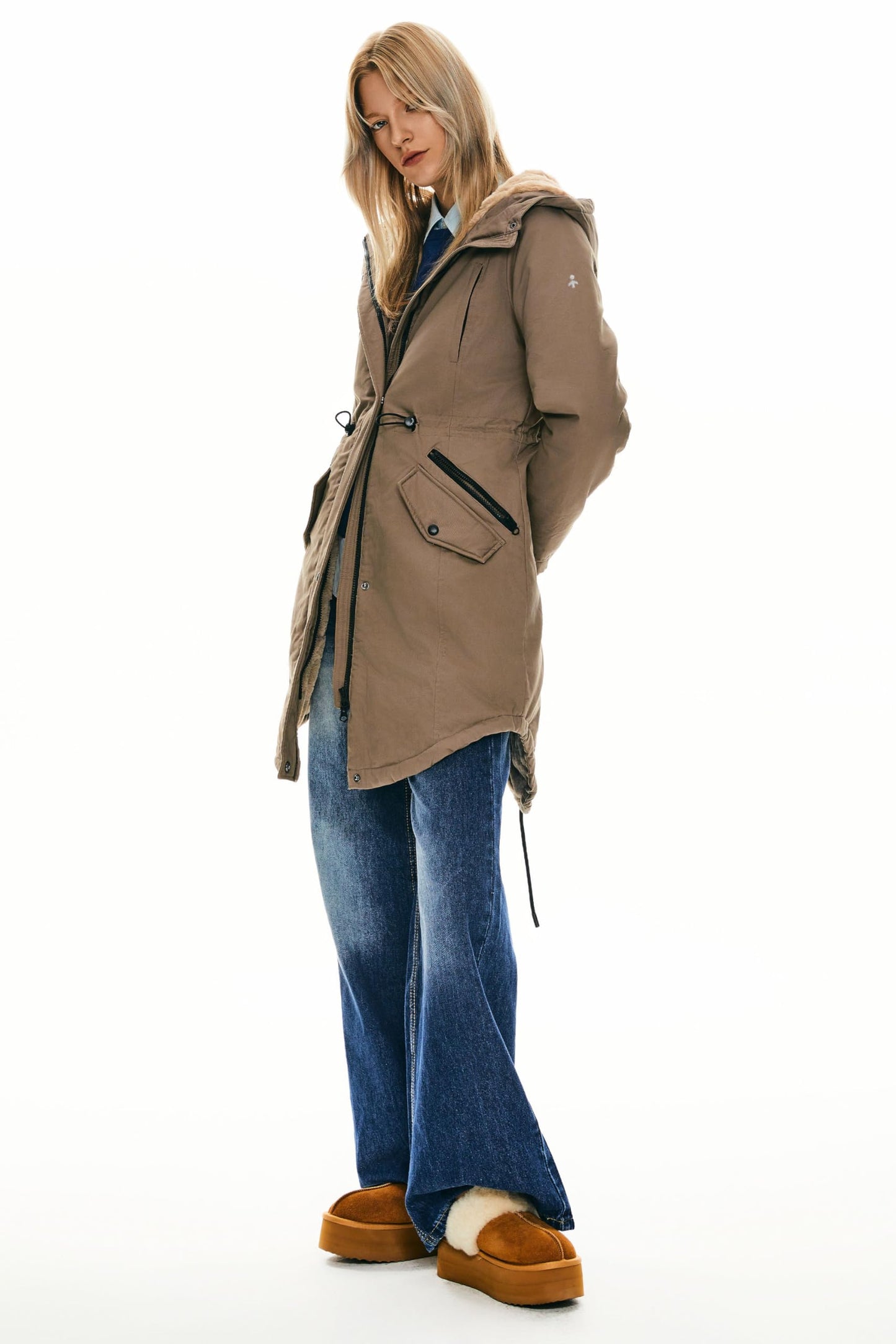 Orolay Women's Thicken Fleece Lined Parka Winter Coat Hooded Jacket with Pockets Kangaroo M