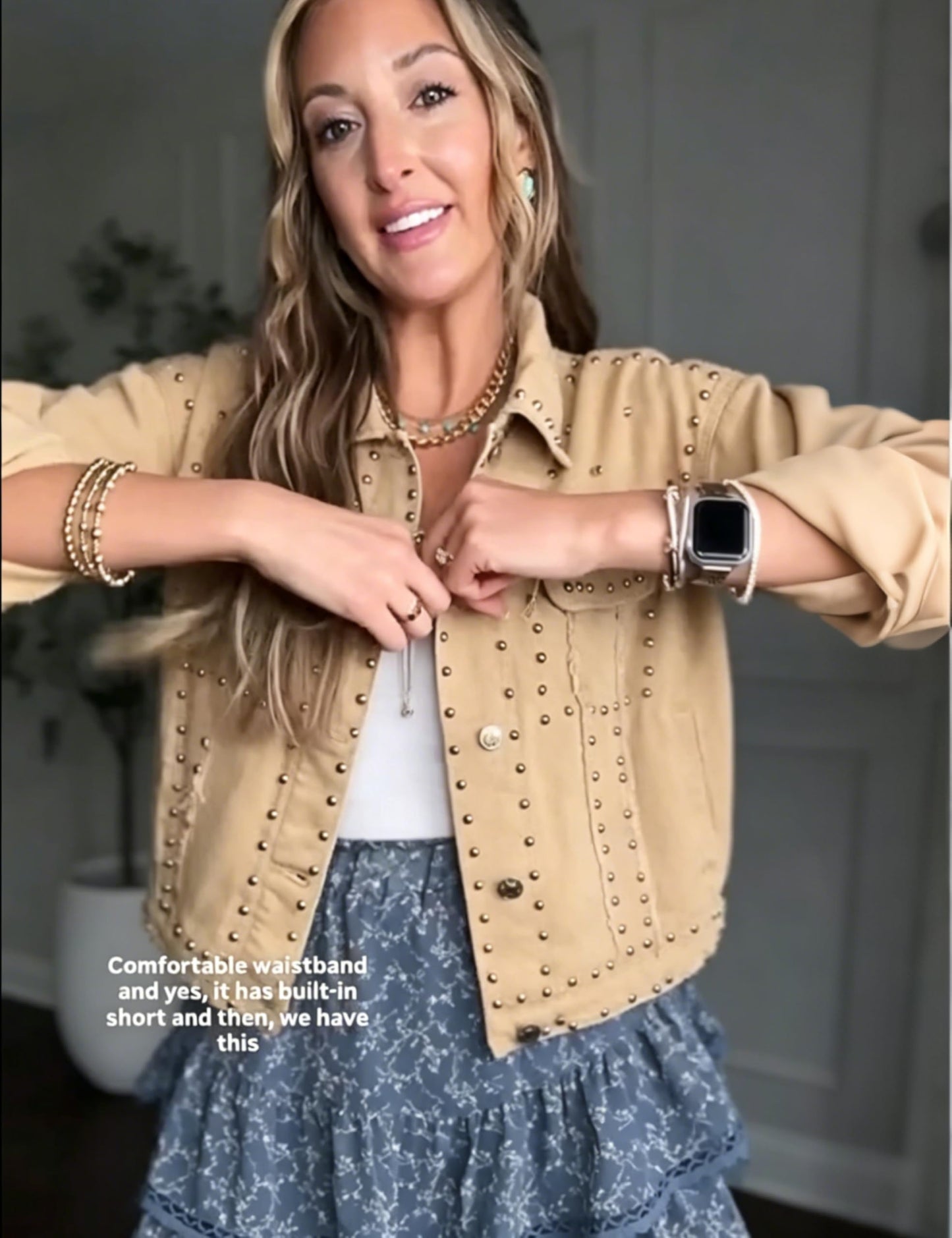 Omoone Women's Long Sleeve Rivet Studded Denim Jacket Casual Washed Pearl Short Jean Coat(2140-Khaki-XL)