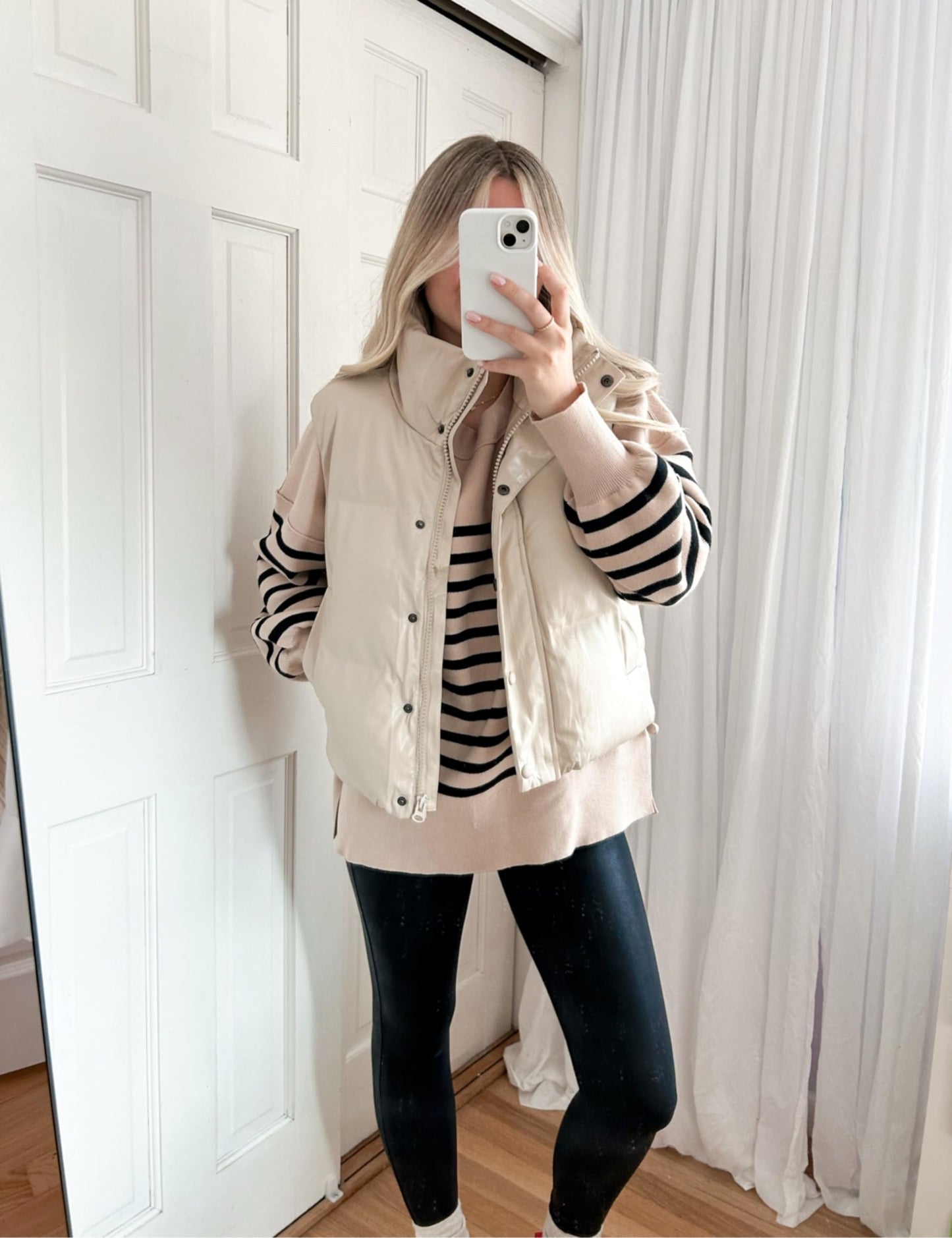 UANEO Womens PU Leather Cropped Puffer Vest Winter Faux Leather Zip Up Sleeveless Jacket (Beige, Large)