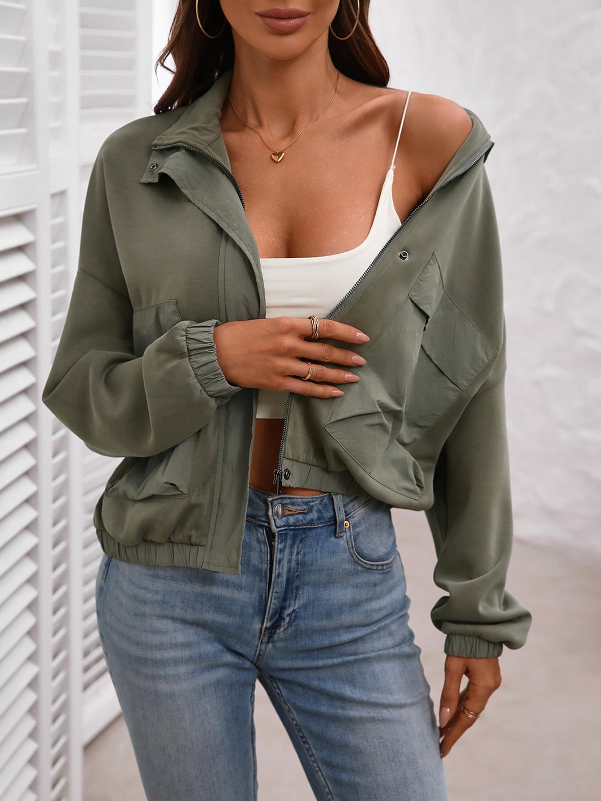 FLYCURVY Women's Cropped Oversized Safari Jackets Zip Up Stand Collar Neck Long Sleeve Utility Anorak jacket with Pocket