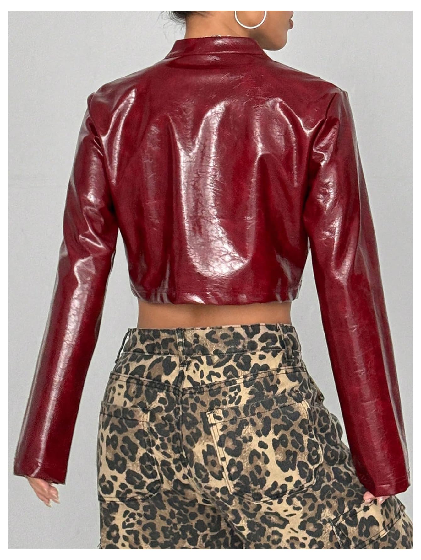 WDIRARA Women's PU Leather Cropped Jacket Zip Up Mock Neck Long Sleeve Outerwear Streetwear Burgundy Small