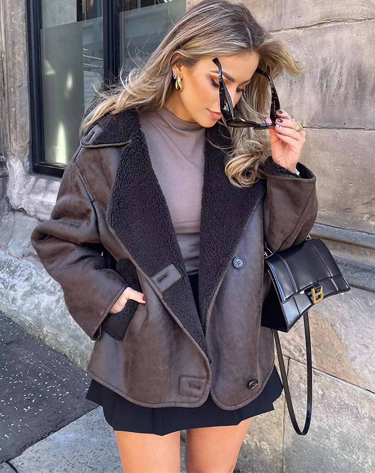 chouyatou Women's Winter Sherpa Lined Faux Leather Jacket Casual Motorcycle Oversized Leather Jacket (Medium, Brown)