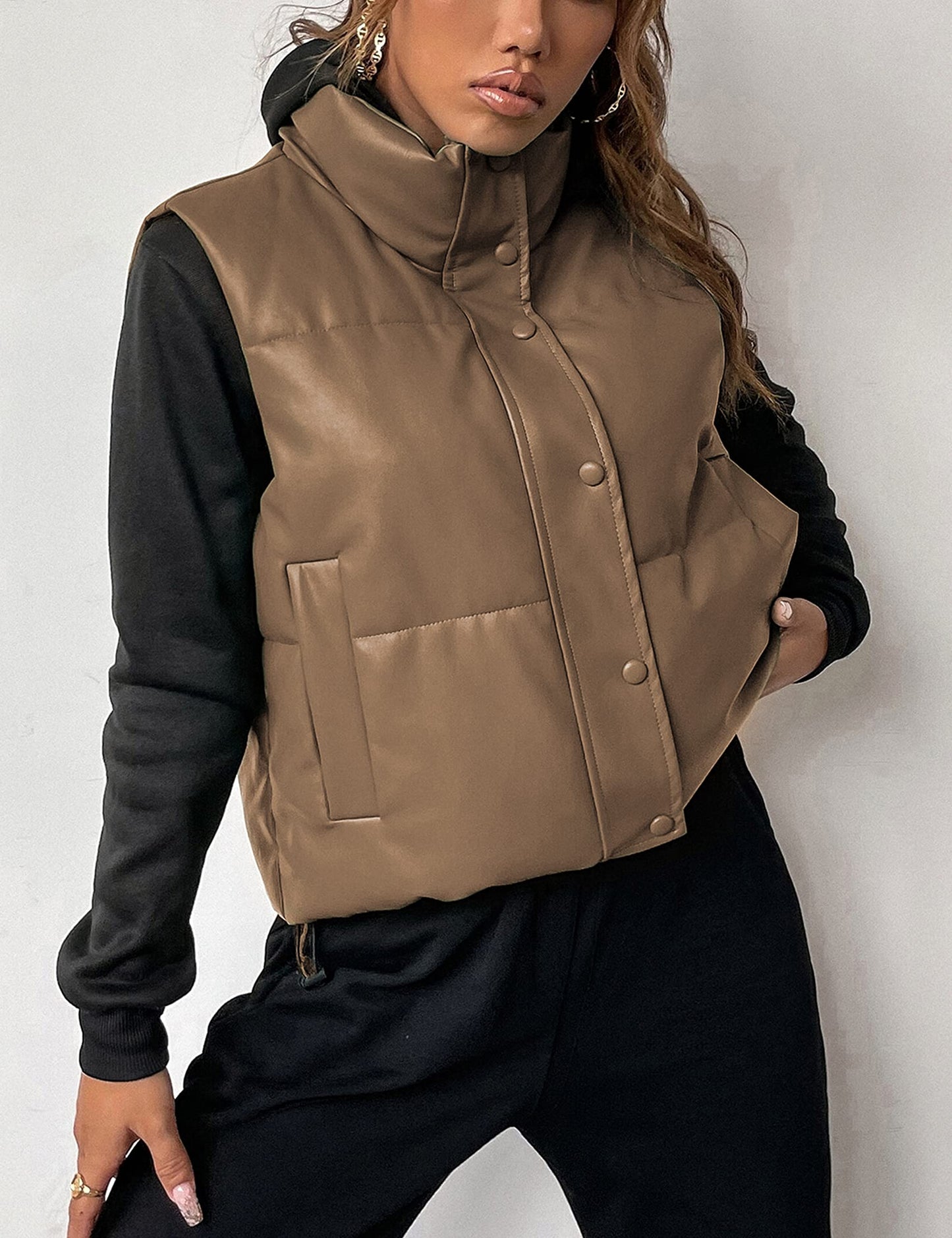 Ailoqing Womens Faux Leather Puffer Vest Zip Up Sleeveless Winter Cropped Jacket(Khaki-XS)